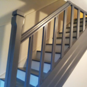 Escaliers repeints en gris Barvec décoration
